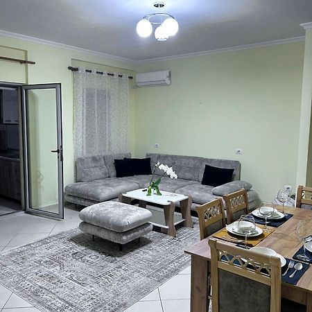 New Baazar Terrace Apartment 티라나 외부 사진
