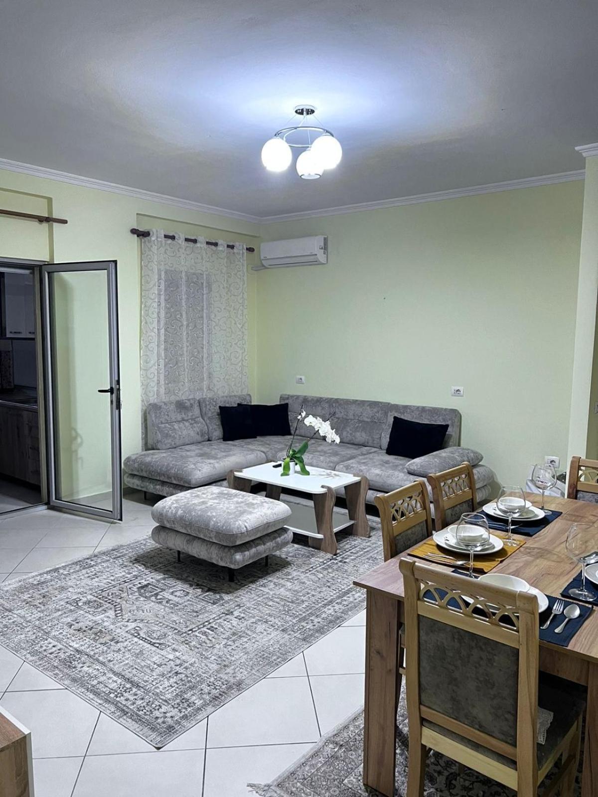 New Baazar Terrace Apartment 티라나 외부 사진