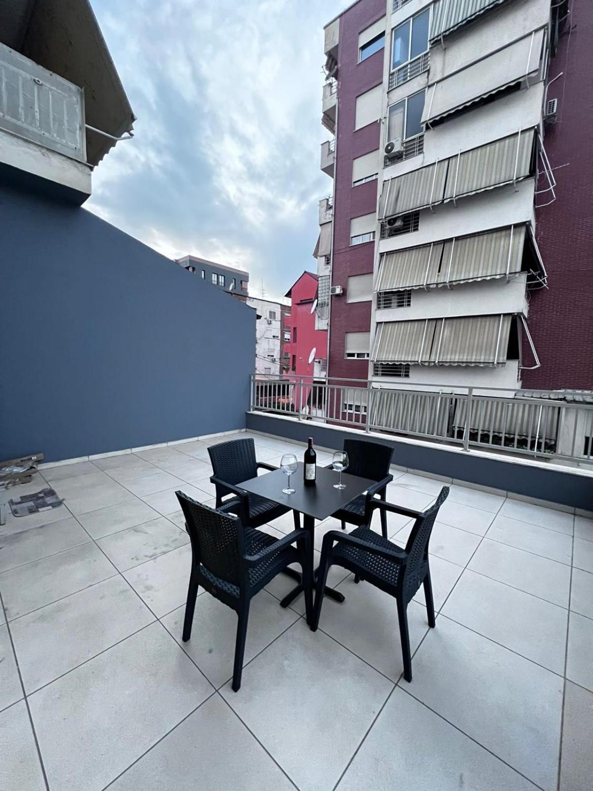 New Baazar Terrace Apartment 티라나 외부 사진