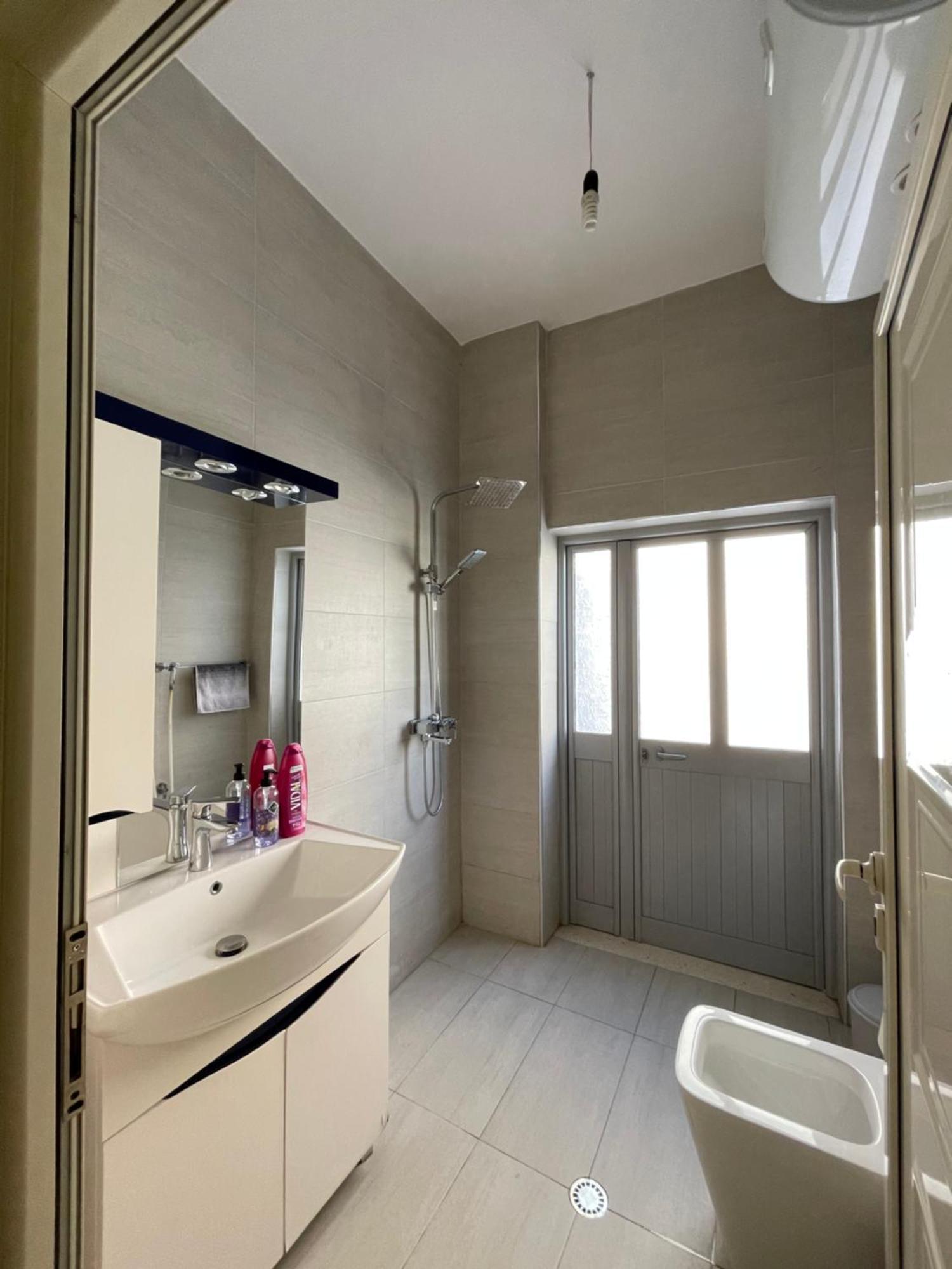 New Baazar Terrace Apartment 티라나 외부 사진