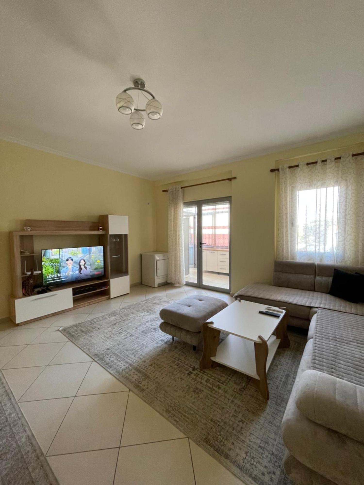 New Baazar Terrace Apartment 티라나 외부 사진